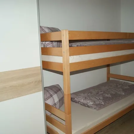 Schiestlhof Apartment